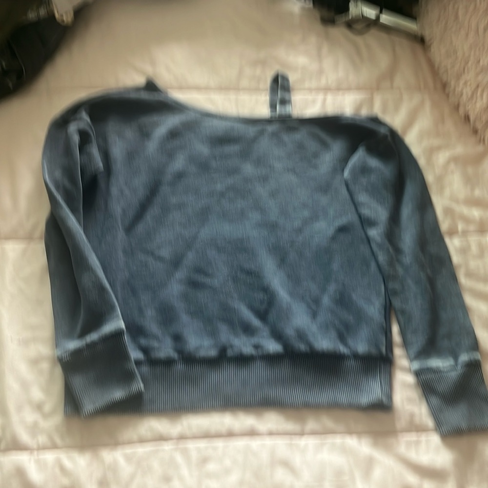 Aero Sweatshirt Size XS